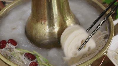 食事求是︱“重口味”怎么办？用这种办法，吃盐少7倍！