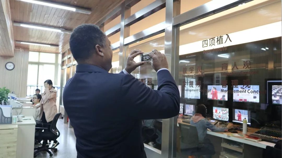 科普五朵金花抖音,成都五朵金花之实验小学