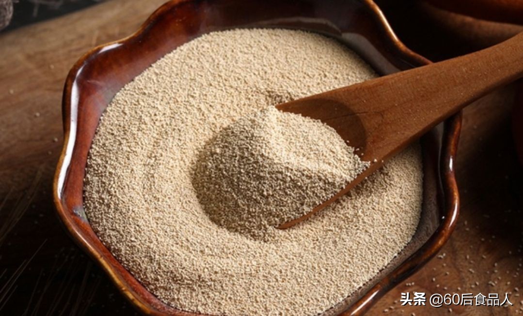 炸东西泡打粉和小苏打有什么区别,油炸面粉酥脆用小苏打还是碱