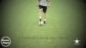 足球左右脚拨拉球练习视频,足球v型拉球热身训练