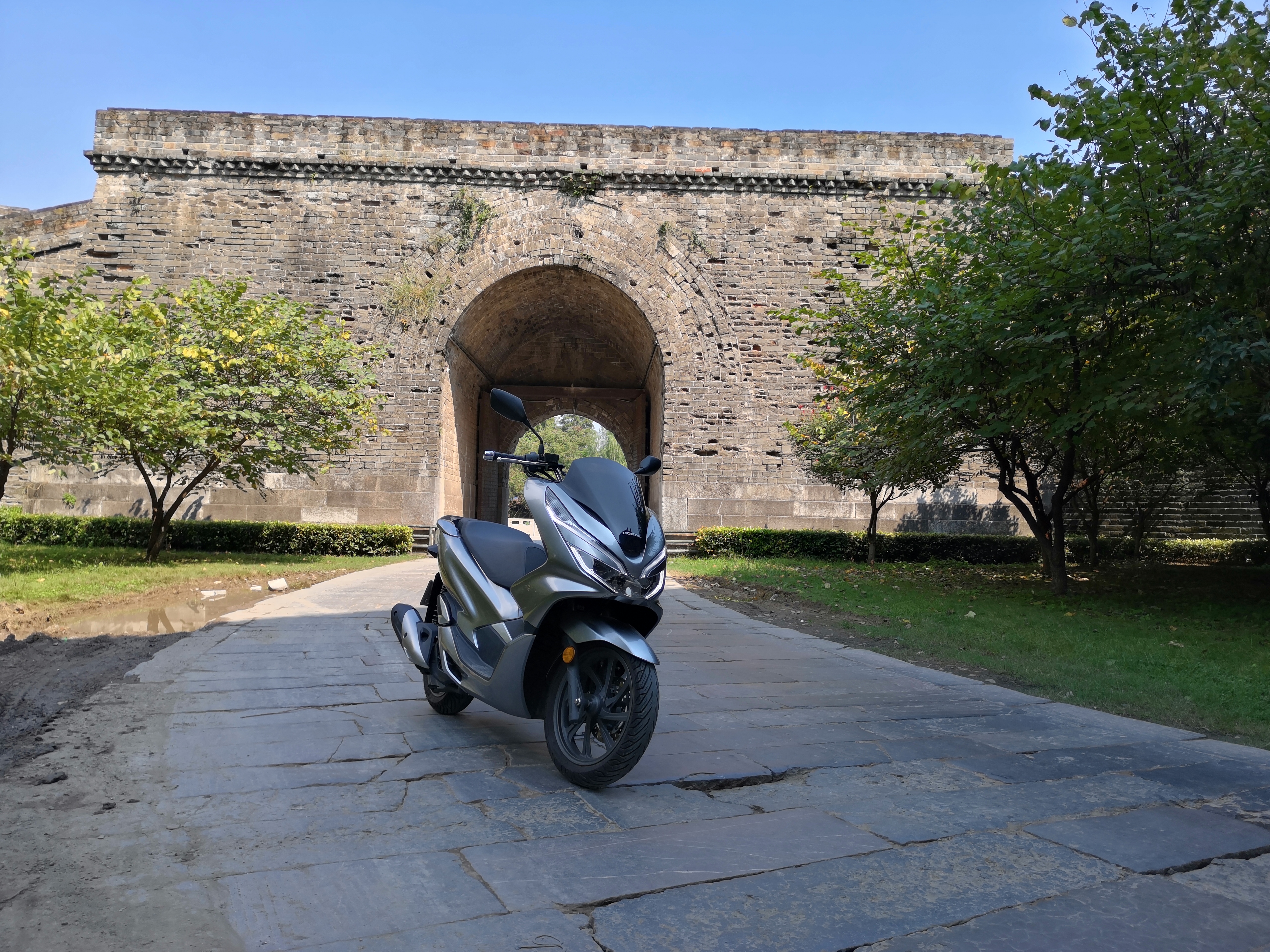 荆州古城游记视频,五羊本田pcx150国产的好不好