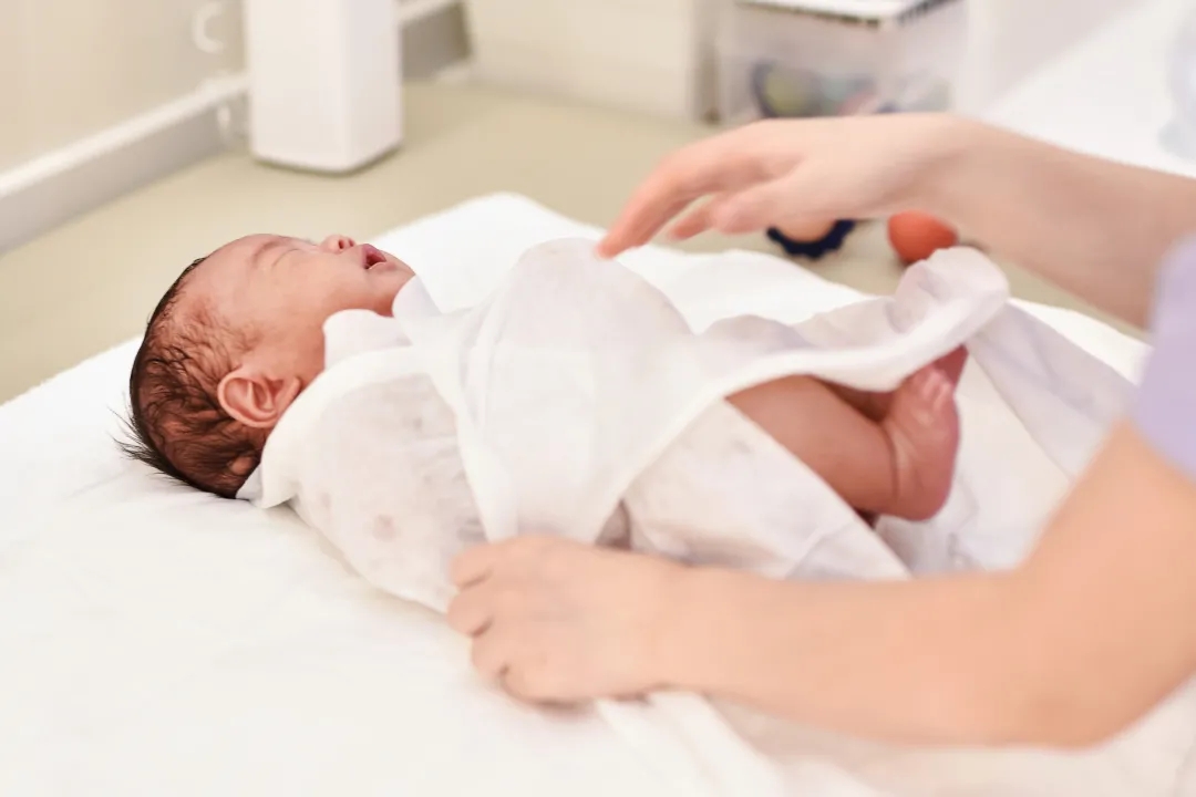 产妇用品待产包必备清单表,孕晚期待产包清单明细表新手妈妈