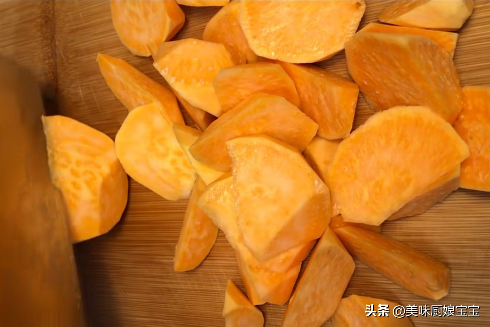 熬糖的时候加什么水,拔丝地瓜熬糖最正确的方法