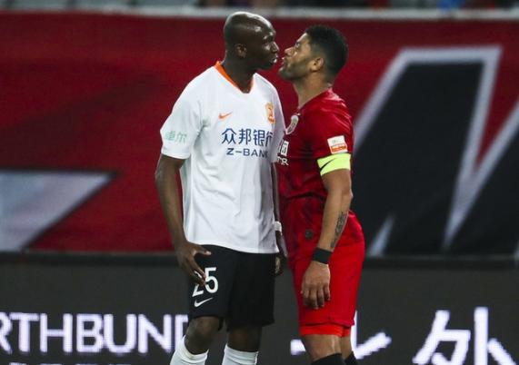 李铁踢假球的真实视频,李铁踢假球视频