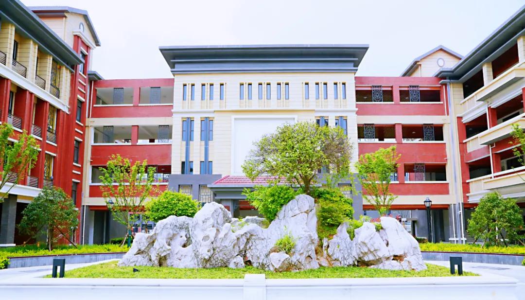南京大学金陵小学怎么样,南京金陵小学仙林湖校区学费