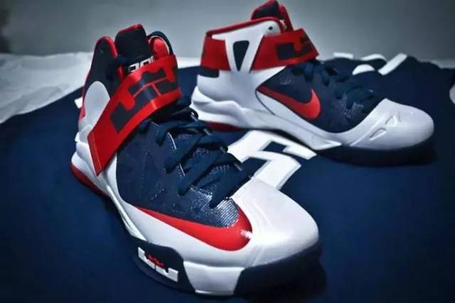 詹姆斯119代,詹姆斯12代战靴多少钱