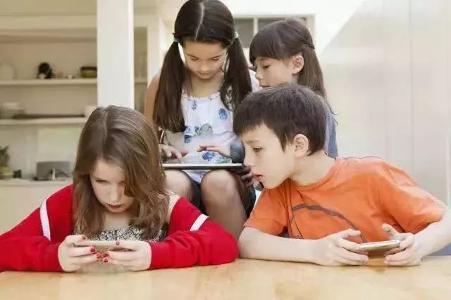 你被孩子嫌弃过吗,如何和孩子沟通没有代沟