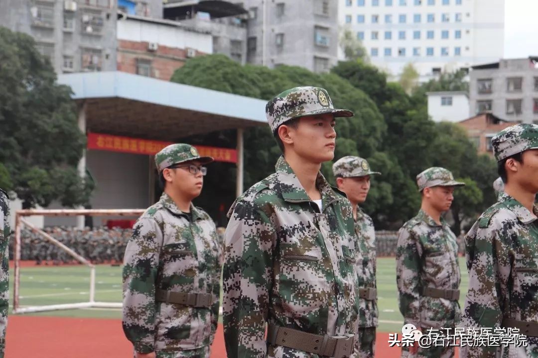 军训和教官发生的趣事,军训和教官甜蜜小事