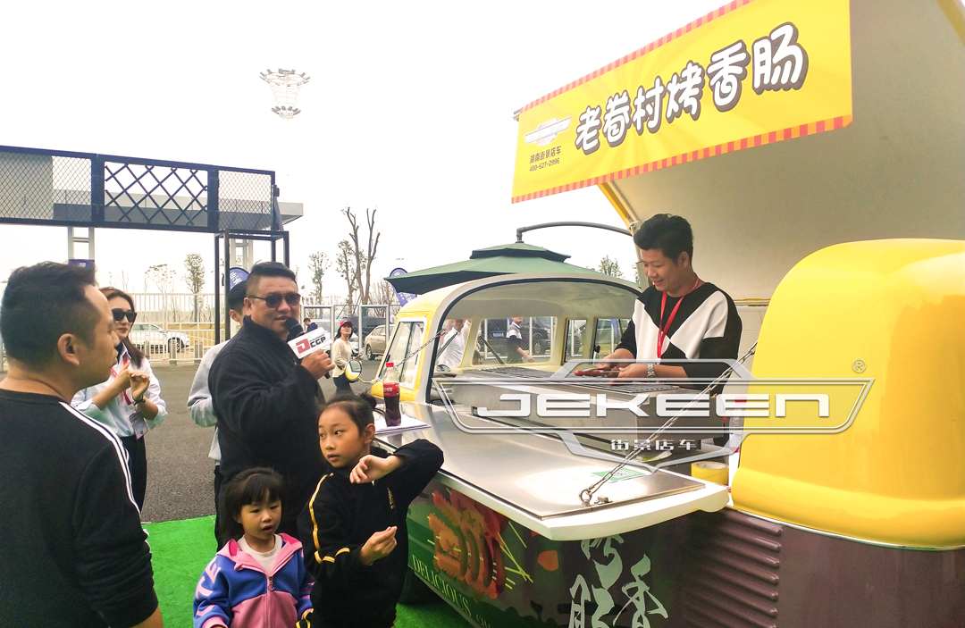 谁说跨界玩烂了？DCGP国际漂移赛遇上街景店车，热浪狂飙不止