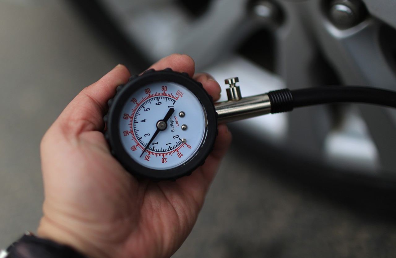 朝阳轮胎su319跟马牌uc6哪个好,马牌uc6轮胎3万公里有裂纹