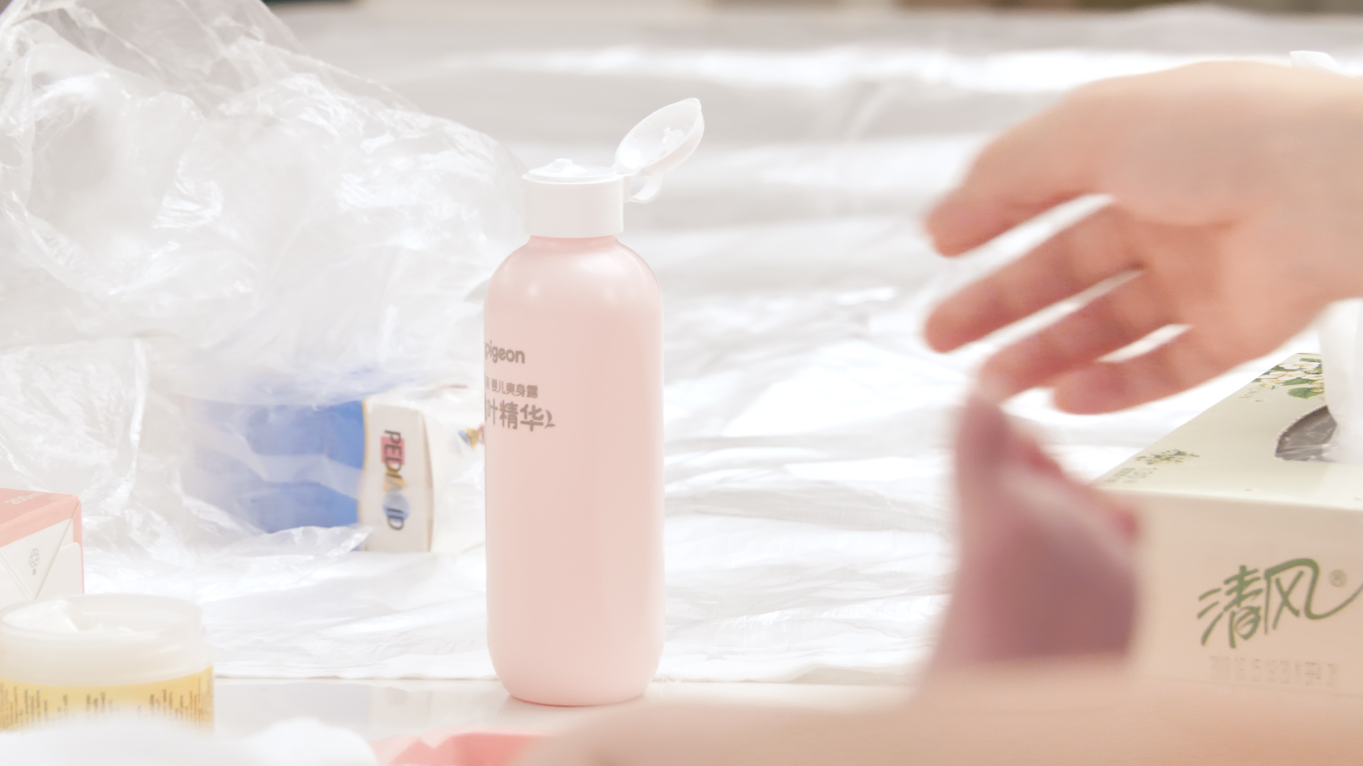 爽身粉吃到宝宝嘴里对宝宝有害吗,爽身粉会对婴儿有早熟的危害吗