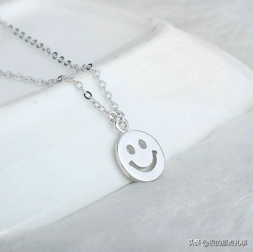 怎么挑选银饰品送妈妈,怎样挑选银饰品最好