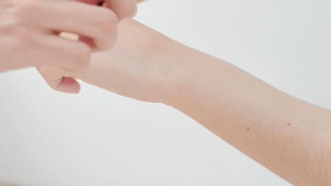 送这被夸有品位！三吉彩花同款腕表，女友戴了爱不释手