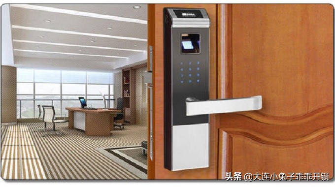 防盗门换锁好还是换锁芯好,防盗门换锁芯还是配钥匙
