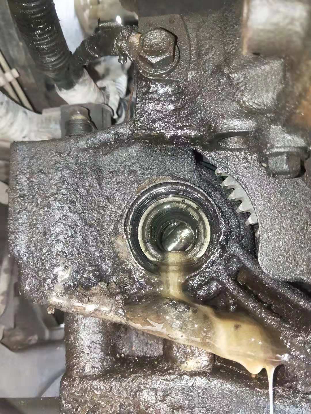 打方向异响颠簸路面不响,汽车打方向和坑洼异响