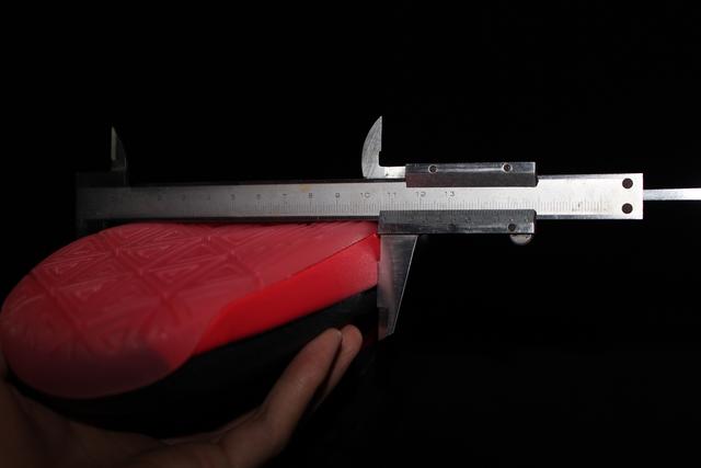 穿上就不想再脱的Q弹，阿迪达斯羽毛球鞋评测