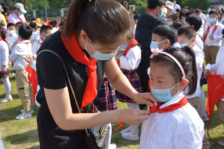 新城实验小学一年级入队仪式,丹霞路小学一年级入队仪式