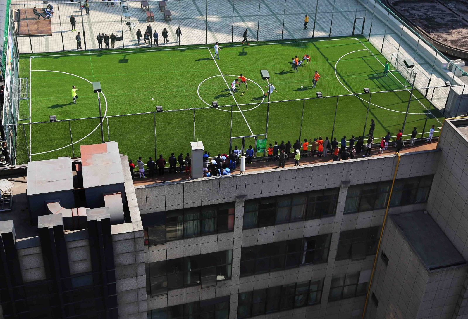 笼式足球场普及,笼式足球特点