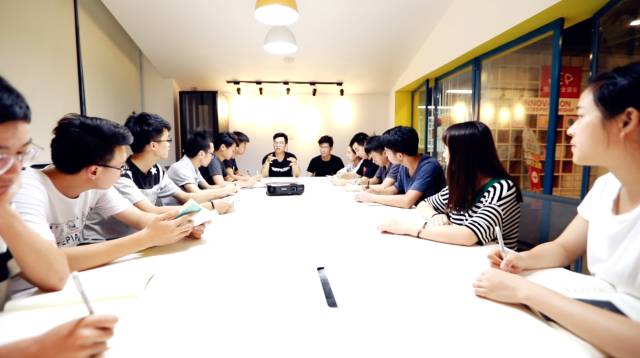 24岁年收入20万合适吗,24岁到年薪百万