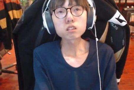 mlxg直播被rng粉丝喷,mlxg为什么要赔rng5000w