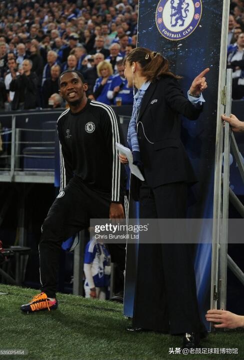 自称梅西曾辅佐他踢球，世界杯打假球贪得无厌头像被球迷印上美元