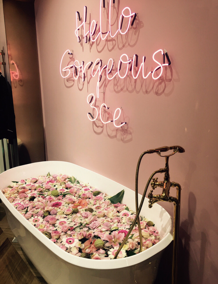 欧莱雅口红眼影粉底,欧莱雅官方旗舰店彩妆眼影