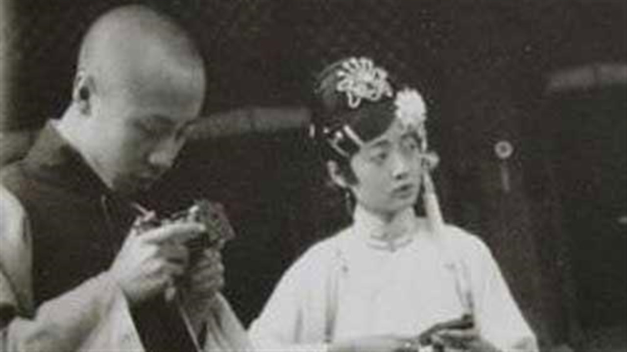 婉容皇后最后下场视频,末代皇后婉容怎么悲惨了