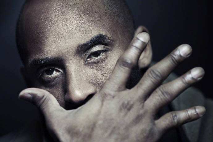 成功来之不易，看看梅西C罗的脚，科比的手指，你还羡慕吗？