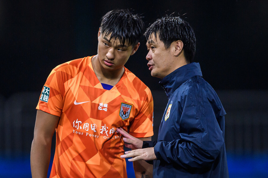 韩国名哨var马宁再次抢镜,李欣董路解说上港