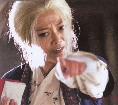 金庸小说里最恶毒的女人,金庸老先生笔下手段狠毒的女人们