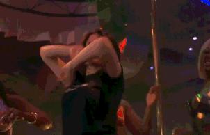 30岁脱发的男人正常吗,20岁男脱发有救吗