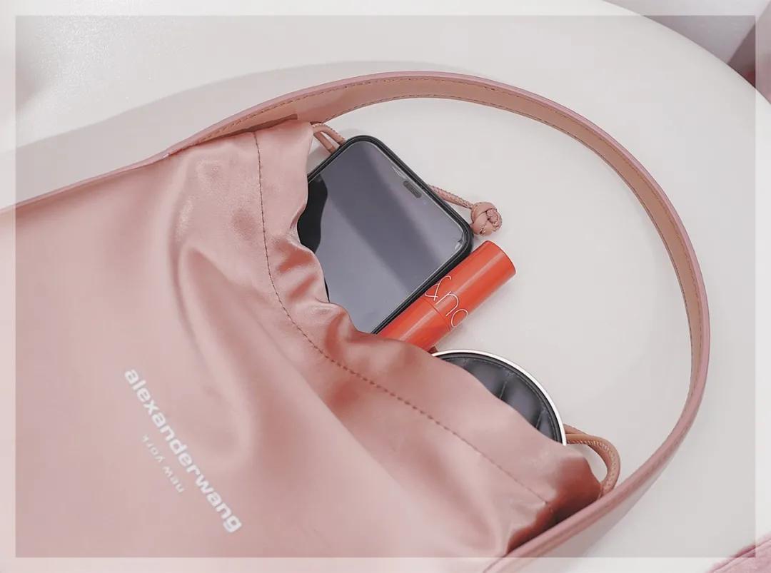 100元左右最好看的小众包,百元小众包却拥有千元质感