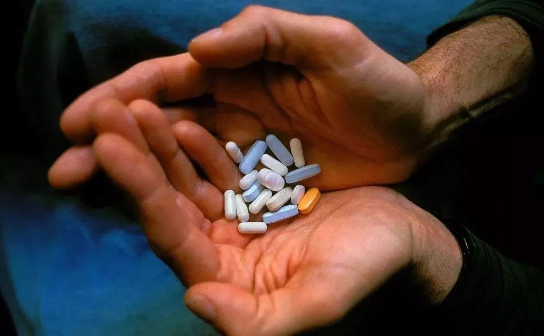 婚检发现老公有hiv该离婚嘛,婚检查出感染过乙肝