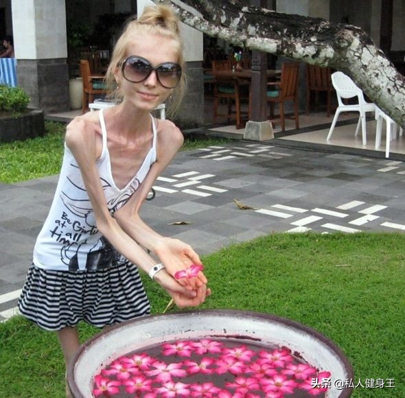 5个减脂塑形训练动作，瘦腿提臀，教你在家简单减脂塑形