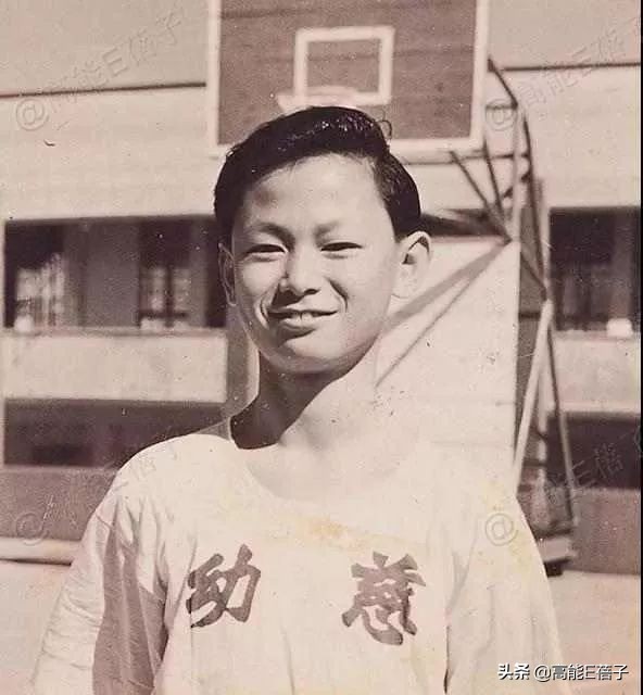 64岁“金轮法王”刘家辉与欧阳震华相聚，中风后因钱财与妻儿决裂