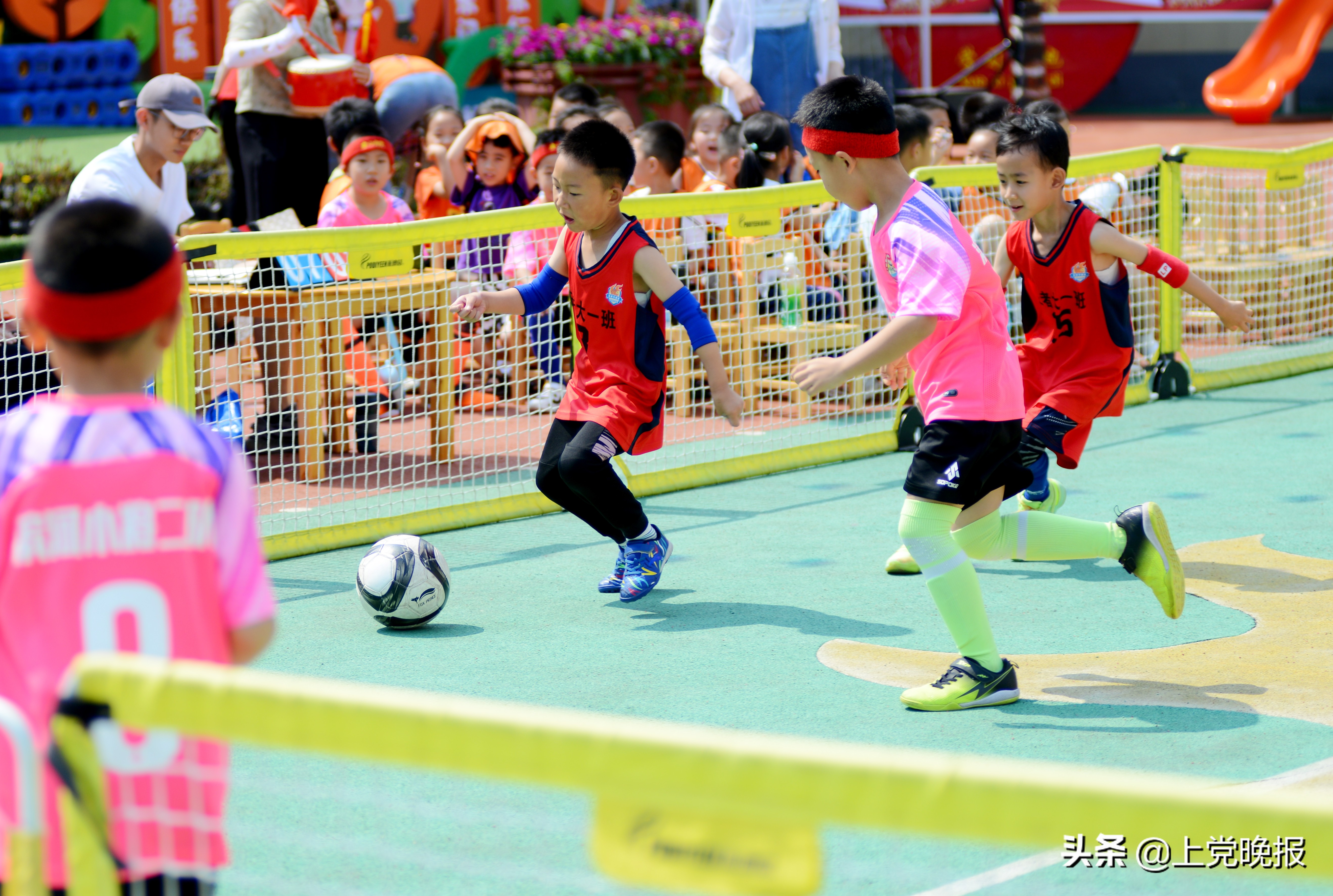 长治滨河幼儿园运动会,老河口市幼儿趣味足球比赛