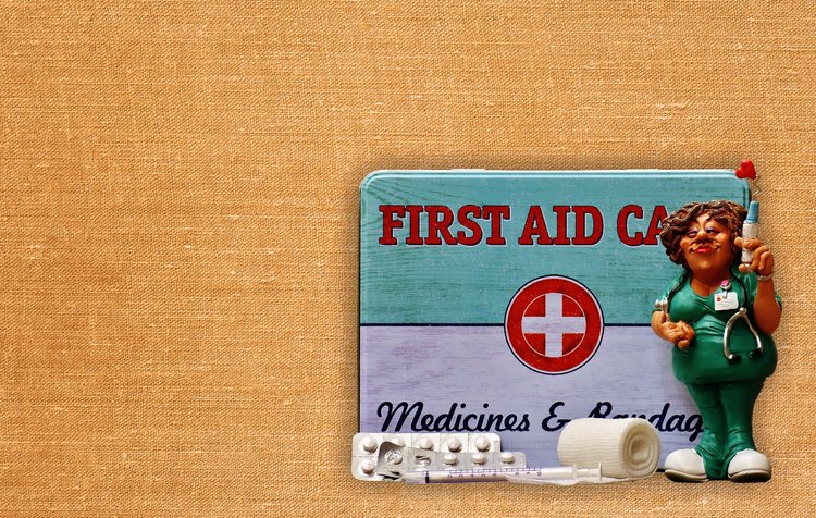 摔伤脑部有出血点要紧吗,脑部出血后有二次出血风险吗