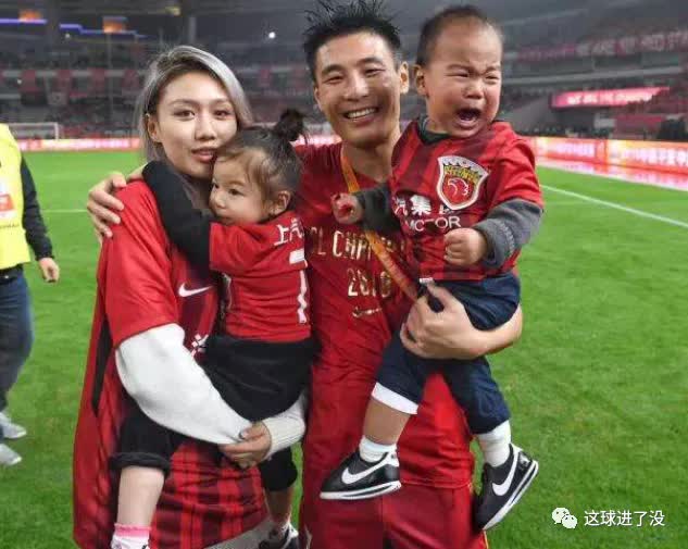 足坛巨星,足坛巨星暖心时刻