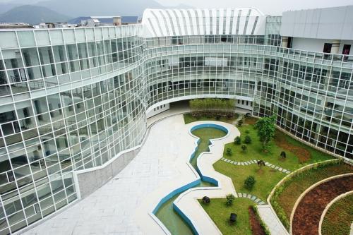 新兴电子科技大学，分数实惠，就业率高！