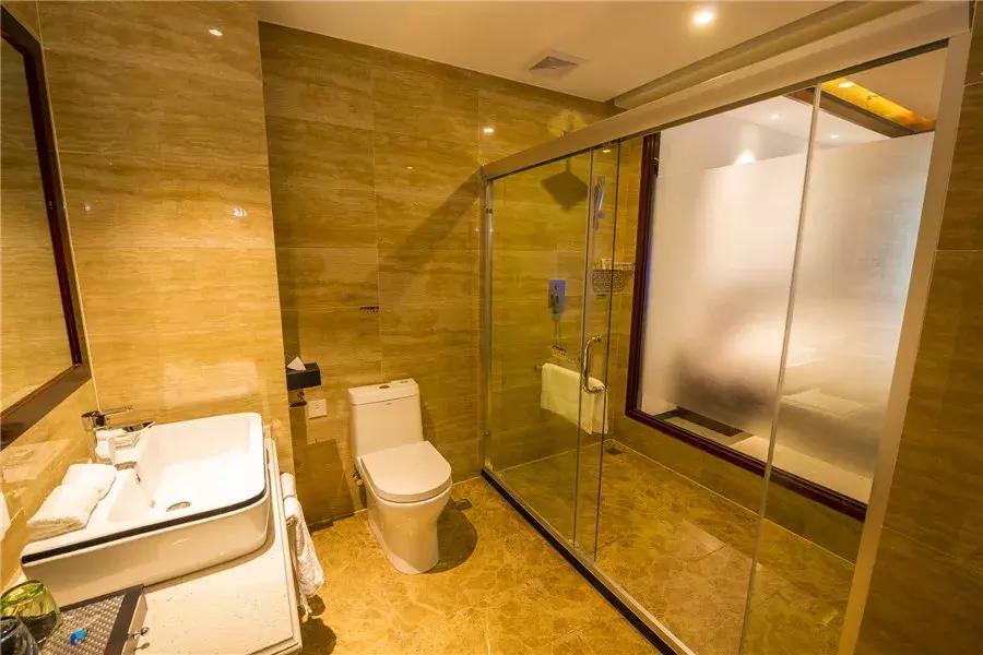 成都自驾百里杜鹃旅游攻略,万亩杜鹃花在青山幽谷