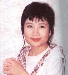 李娜在五台山唱的第一首歌的视频,李娜出家五台山第一次演唱的歌