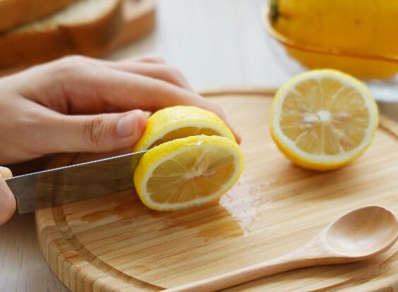 为什么蜂蜜柠檬会发苦,为什么蜂蜜泡柠檬会发苦