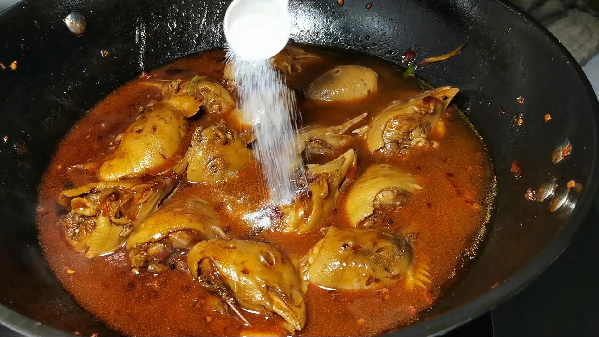 正宗红烧鸡头开袋即食,8元一斤炸鸡头