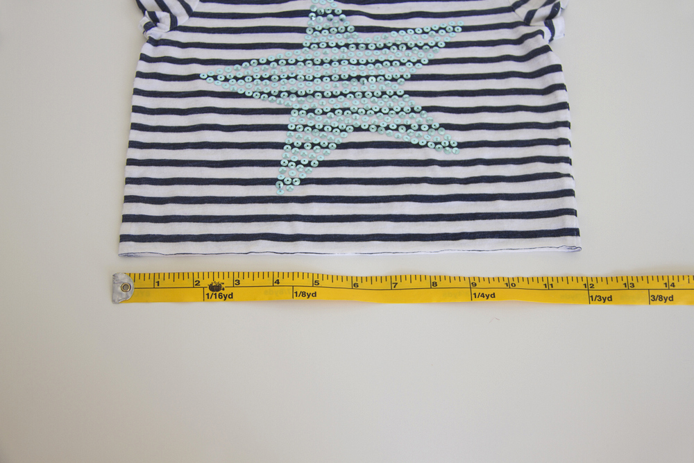 如何把t恤衫变短慢教程,在家t恤长了怎么修改才好看