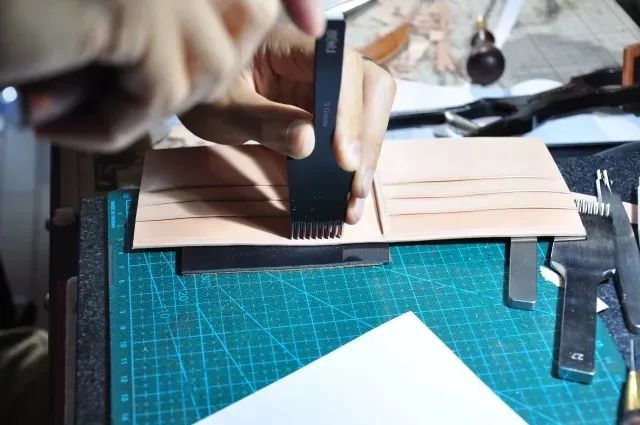 钱包夹包的制作,钱包制作教程真皮包边