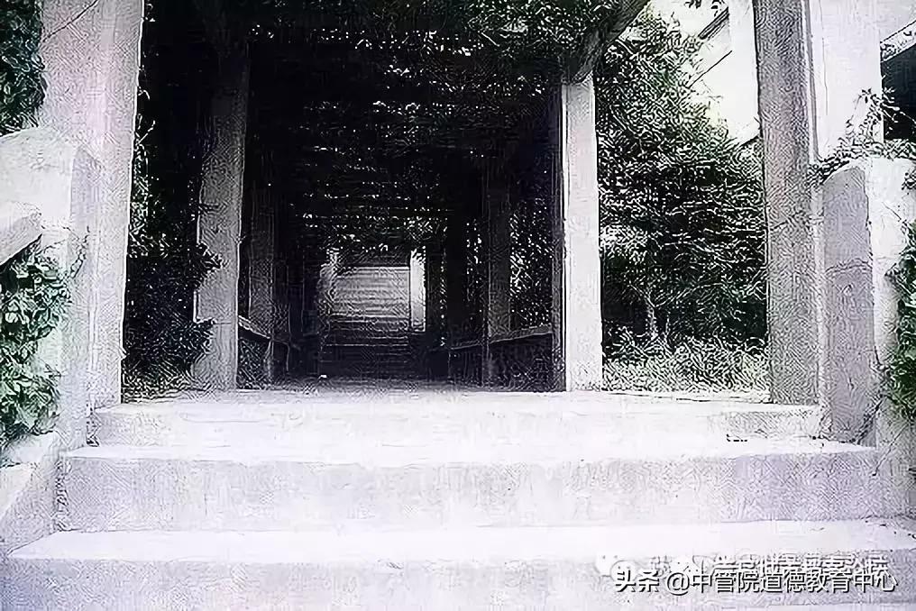 青岛城市档案：青岛工艺美术学校的历史沿革