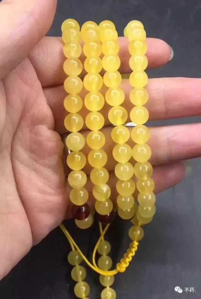 为啥我的蜜蜡是白的,我的蜜蜡为什么不是松香味