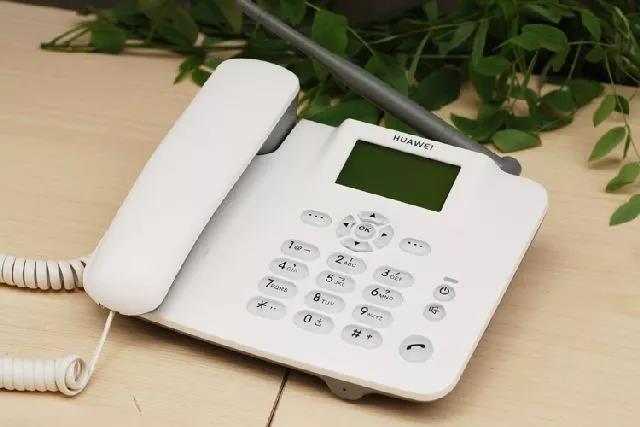 吉他没有变调夹可以拿什么来代替,吉他没有扩音器可以用什么代替