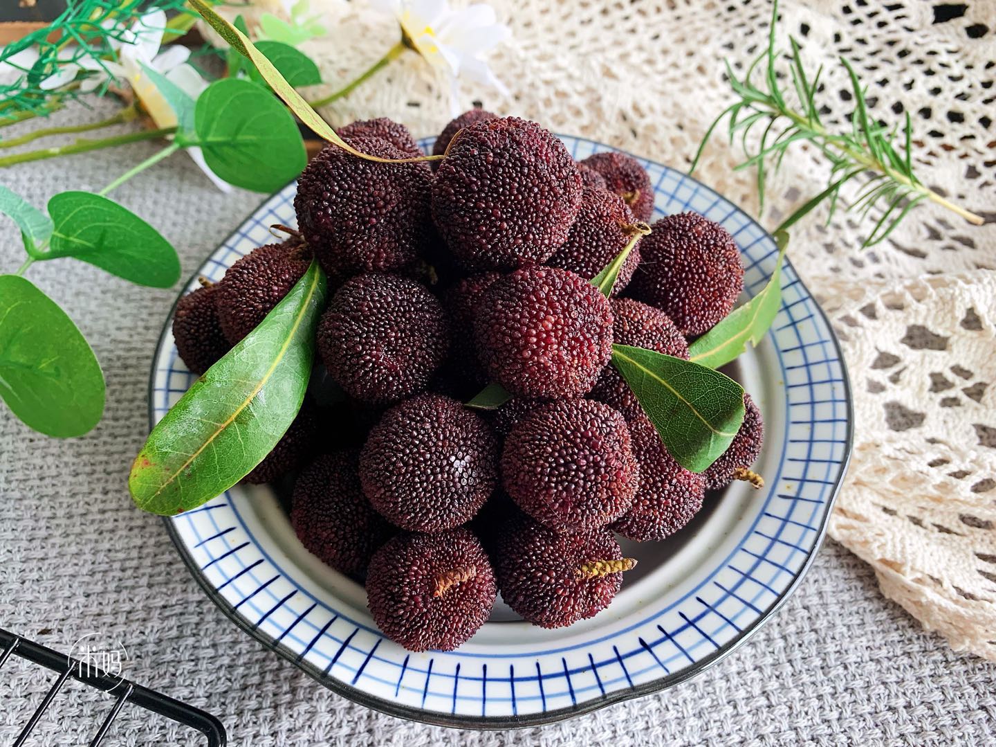 清水洗杨梅能吃吗,盐水洗杨梅的正确做法