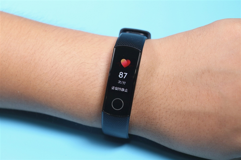 荣耀手环5i血氧测试准确吗,荣耀手环6与荣耀手环5对比评测
